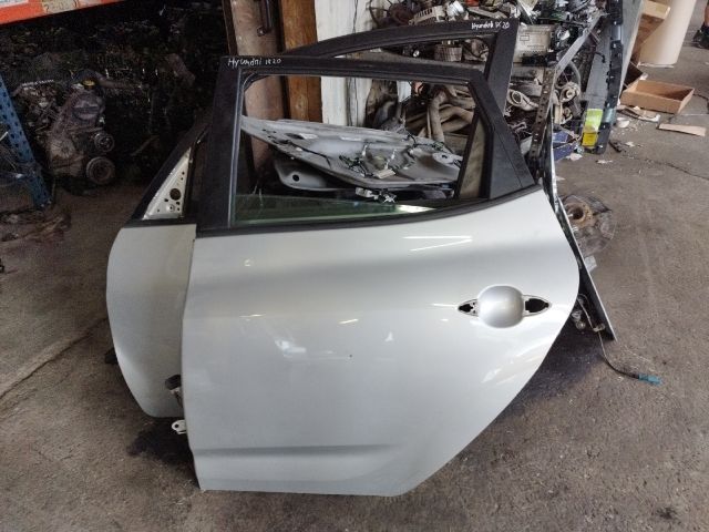 bontott HYUNDAI ix20 Bal hátsó Ajtó (Üres lemez)