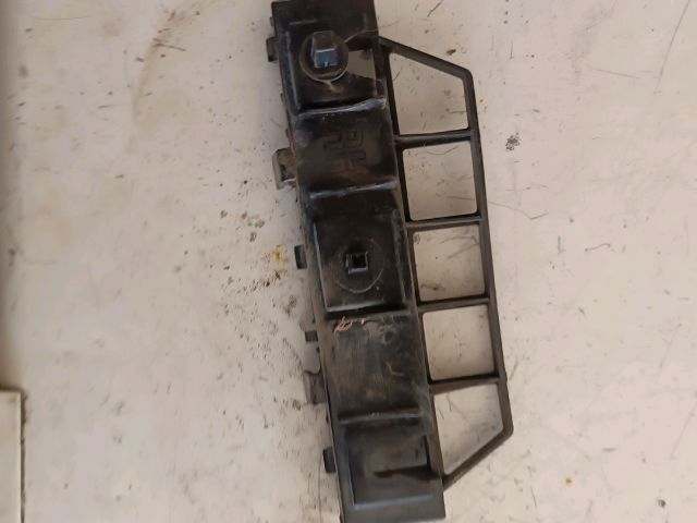 bontott HYUNDAI ix20 Bal hátsó Lökhárító Tartó (Műanyag)