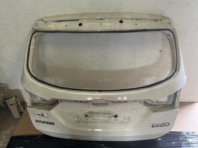 bontott HYUNDAI ix20 Csomagtérajtó (Üres lemez)