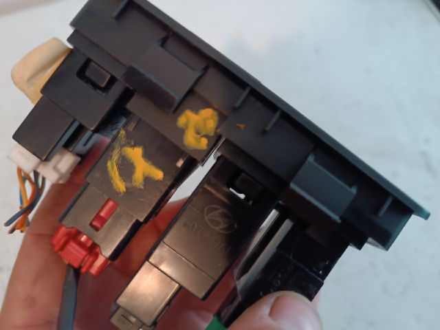 bontott HYUNDAI ix20 Fényszórómagasság Állító Kapcsoló