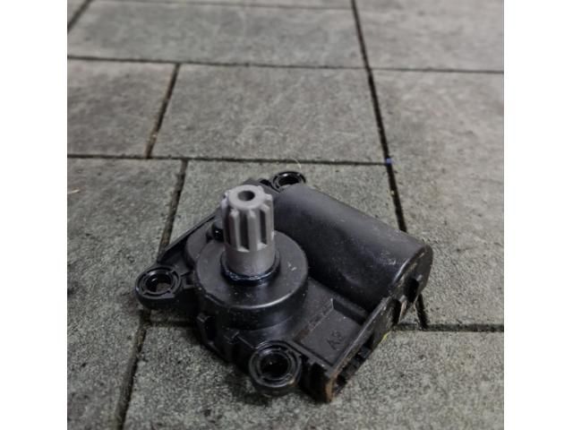 bontott HYUNDAI ix20 Fűtés Állító Motor