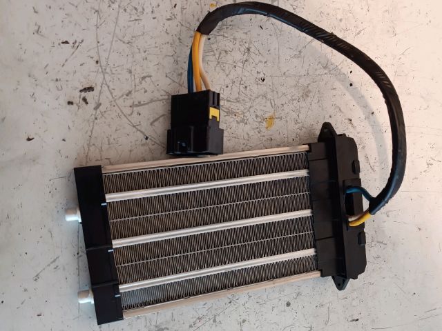 bontott HYUNDAI ix20 Fűtőradiátor (Elektromos)