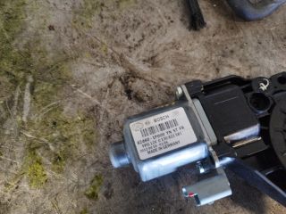 bontott HYUNDAI ix20 Jobb első Ablakemelő Motor