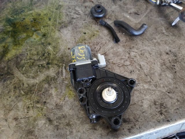 bontott HYUNDAI ix20 Jobb első Ablakemelő Motor