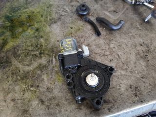 bontott HYUNDAI ix20 Jobb első Ablakemelő Motor