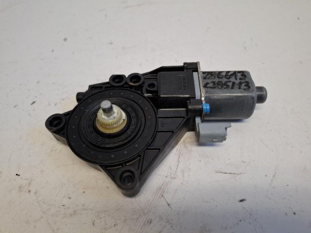 bontott HYUNDAI ix20 Jobb első Ablakemelő Motor