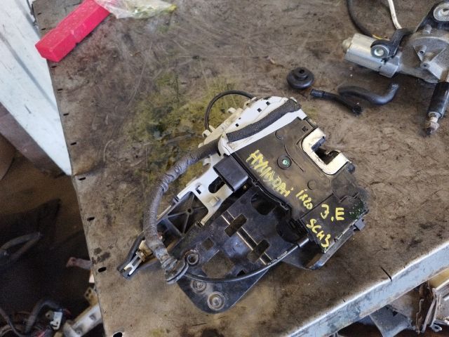 bontott HYUNDAI ix20 Jobb első Ajtózár