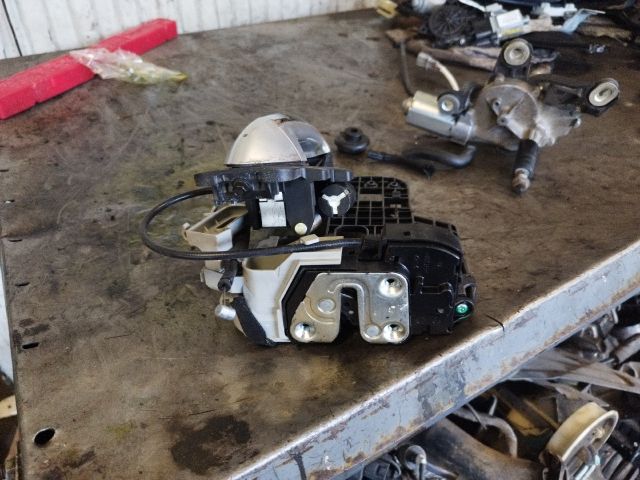 bontott HYUNDAI ix20 Jobb első Ajtózár