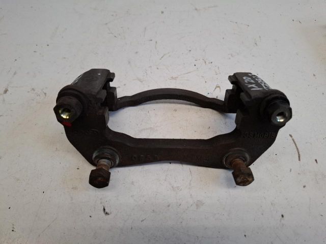 bontott HYUNDAI ix20 Jobb első Féltengely Tartó