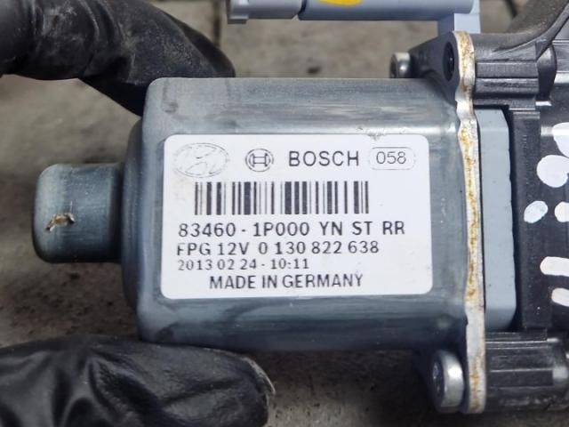 bontott HYUNDAI ix20 Jobb hátsó Ablakemelő Motor