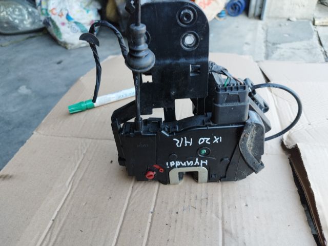 bontott HYUNDAI ix20 Jobb hátsó Ajtózár