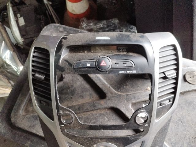 bontott HYUNDAI ix20 Középső Szellőző