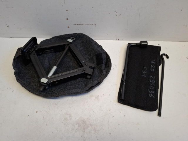 bontott HYUNDAI ix20 Pótkerék Szerszámtartó