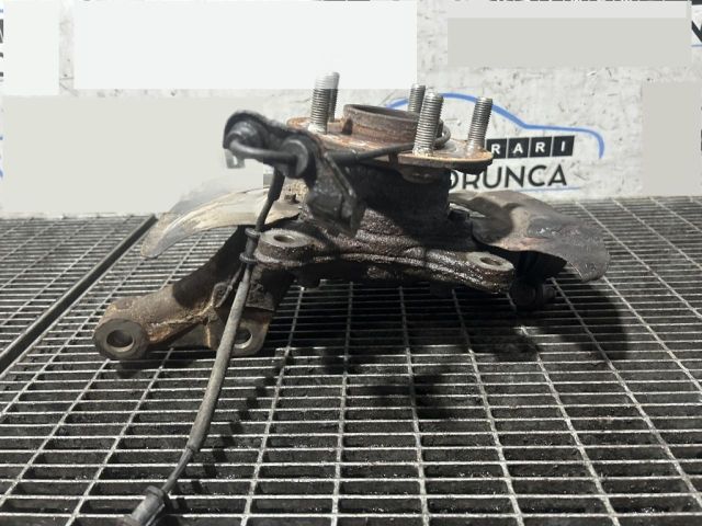 bontott HYUNDAI ix35 Bal első Csonkállvány