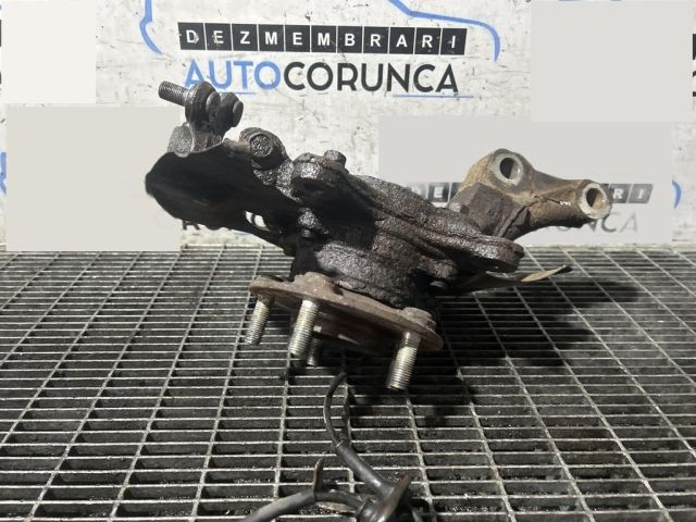 bontott HYUNDAI ix35 Bal első Csonkállvány