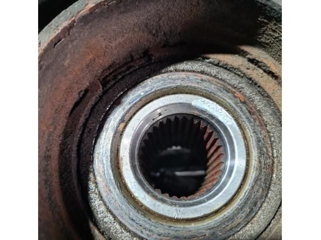 bontott HYUNDAI ix35 Bal első Csonkállvány