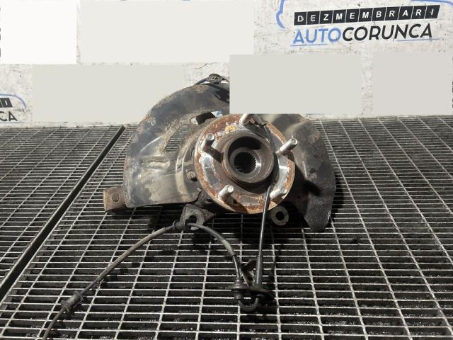 bontott HYUNDAI ix35 Bal első Csonkállvány