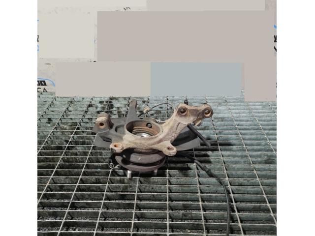 bontott HYUNDAI ix35 Bal első Csonkállvány