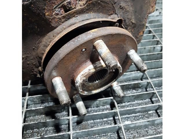 bontott HYUNDAI ix35 Bal első Csonkállvány