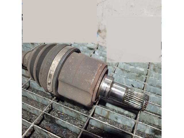 bontott HYUNDAI ix35 Bal Féltengely