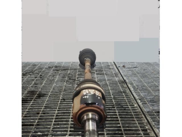 bontott HYUNDAI ix35 Bal Féltengely