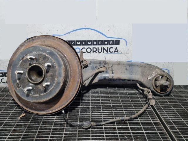 bontott HYUNDAI ix35 Bal hátsó Csonkállvány