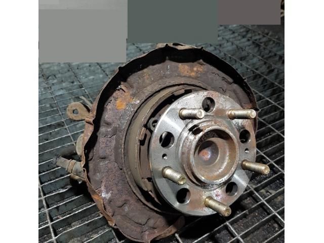 bontott HYUNDAI ix35 Bal hátsó Csonkállvány