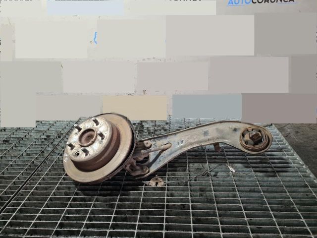 bontott HYUNDAI ix35 Bal hátsó Csonkállvány