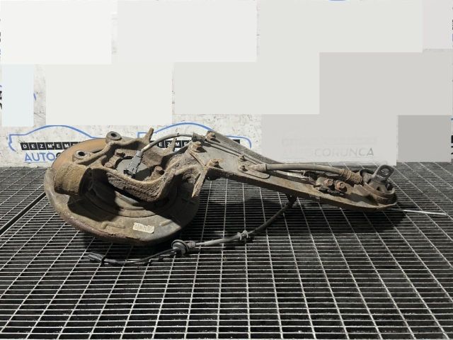 bontott HYUNDAI ix35 Bal hátsó Csonkállvány