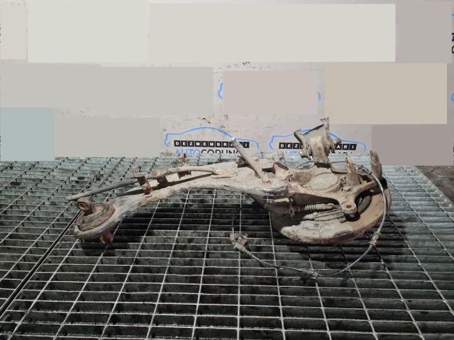 bontott HYUNDAI ix35 Bal hátsó Csonkállvány