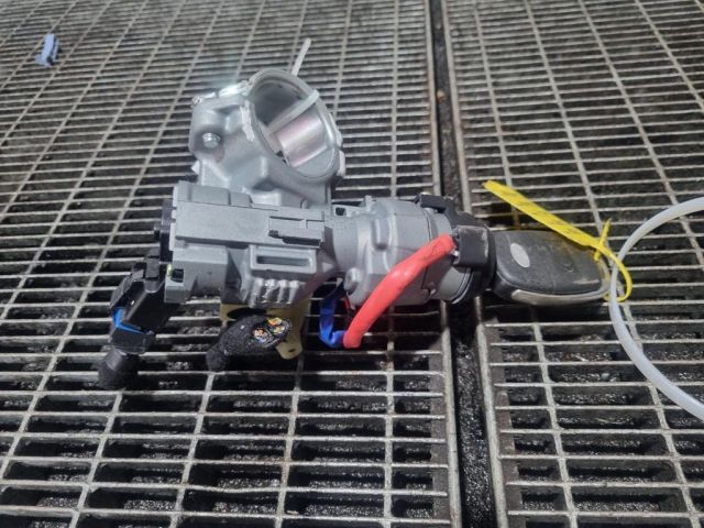 bontott HYUNDAI ix35 Gyújtáskapcsoló