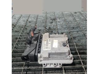 bontott HYUNDAI ix35 Motorvezérlő