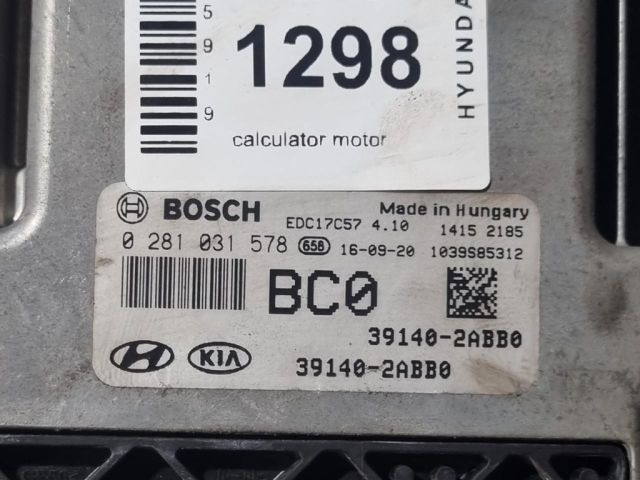 bontott HYUNDAI ix35 Motorvezérlő