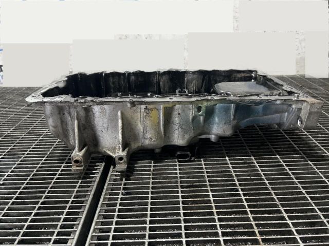 bontott HYUNDAI ix35 Olajteknő