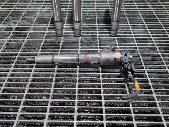 bontott HYUNDAI ix35 Porlasztó (1 db)