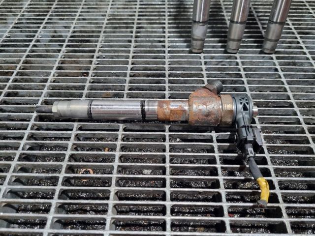 bontott HYUNDAI ix35 Porlasztó (1 db)