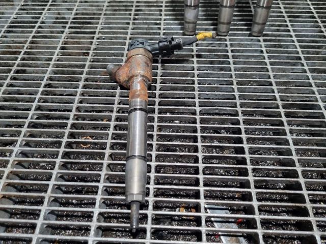 bontott HYUNDAI ix35 Porlasztó (1 db)