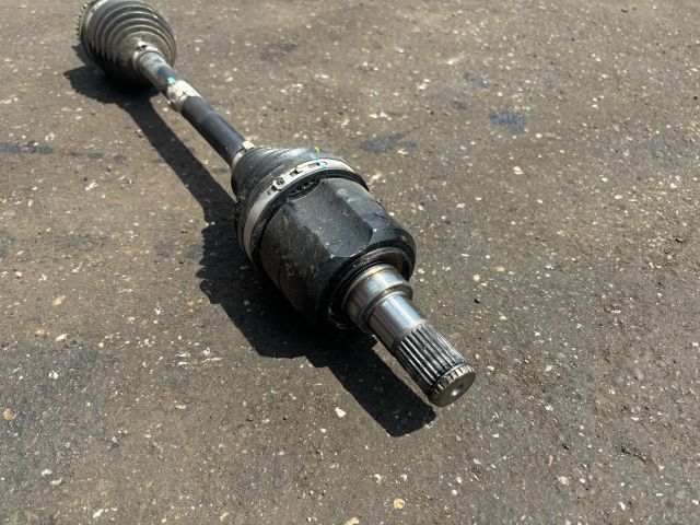 bontott HYUNDAI ix35 Bal Féltengely