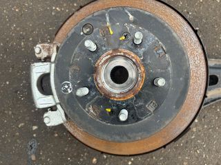 bontott HYUNDAI ix35 Bal hátsó Kerékagy