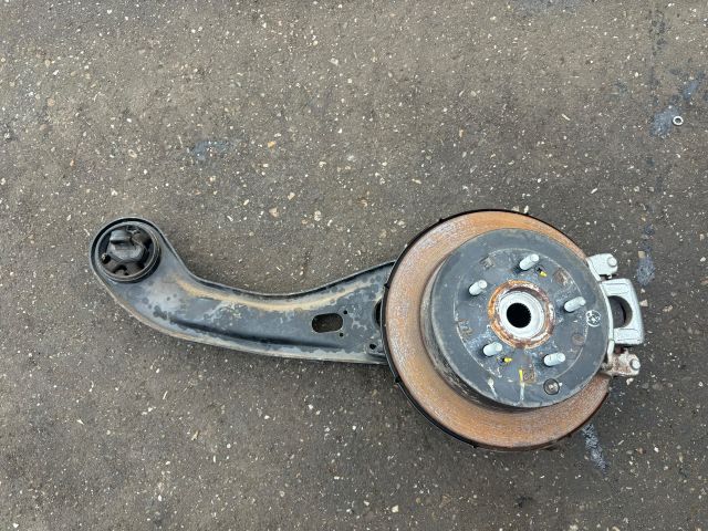 bontott HYUNDAI ix35 Bal hátsó Kerékagy