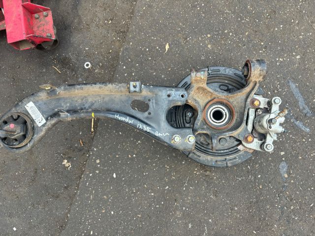 bontott HYUNDAI ix35 Bal hátsó Kerékagy