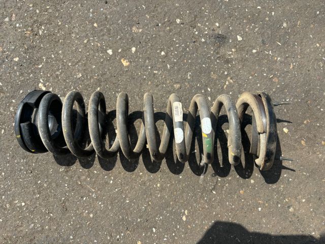 bontott HYUNDAI ix35 Hátsó Rugó