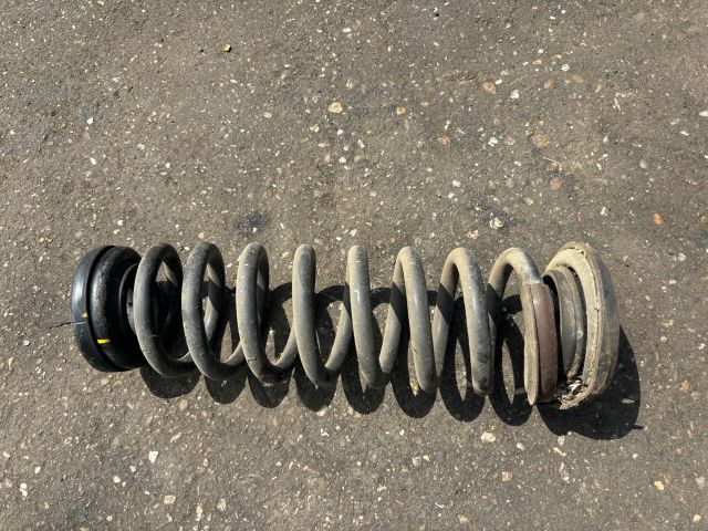 bontott HYUNDAI ix35 Hátsó Rugó