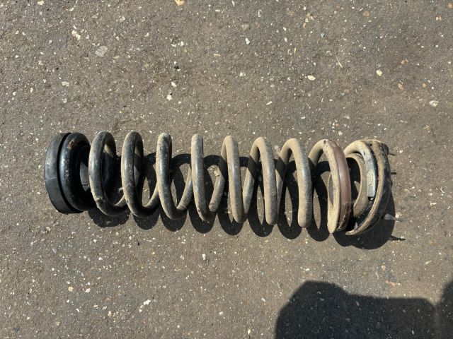 bontott HYUNDAI ix35 Hátsó Rugó