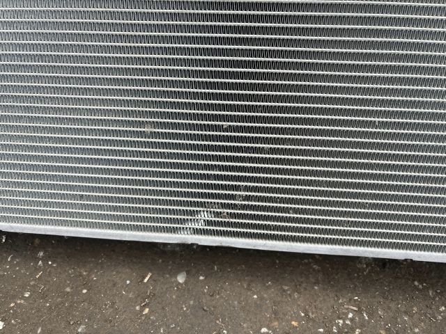 bontott HYUNDAI ix35 Vízhűtő Radiátor (Klímás)