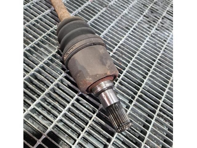 bontott HYUNDAI ix35 Bal hátsó Féltengely