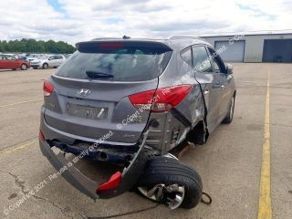 bontott HYUNDAI ix35 Jobb hátsó Csonkállvány
