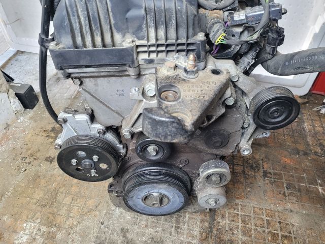 bontott HYUNDAI ix35 Komplett Motor (Segédberendezésekkel)