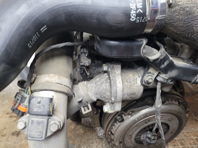 bontott HYUNDAI ix35 Komplett Motor (Segédberendezésekkel)