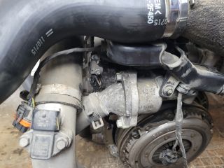 bontott HYUNDAI ix35 Komplett Motor (Segédberendezésekkel)